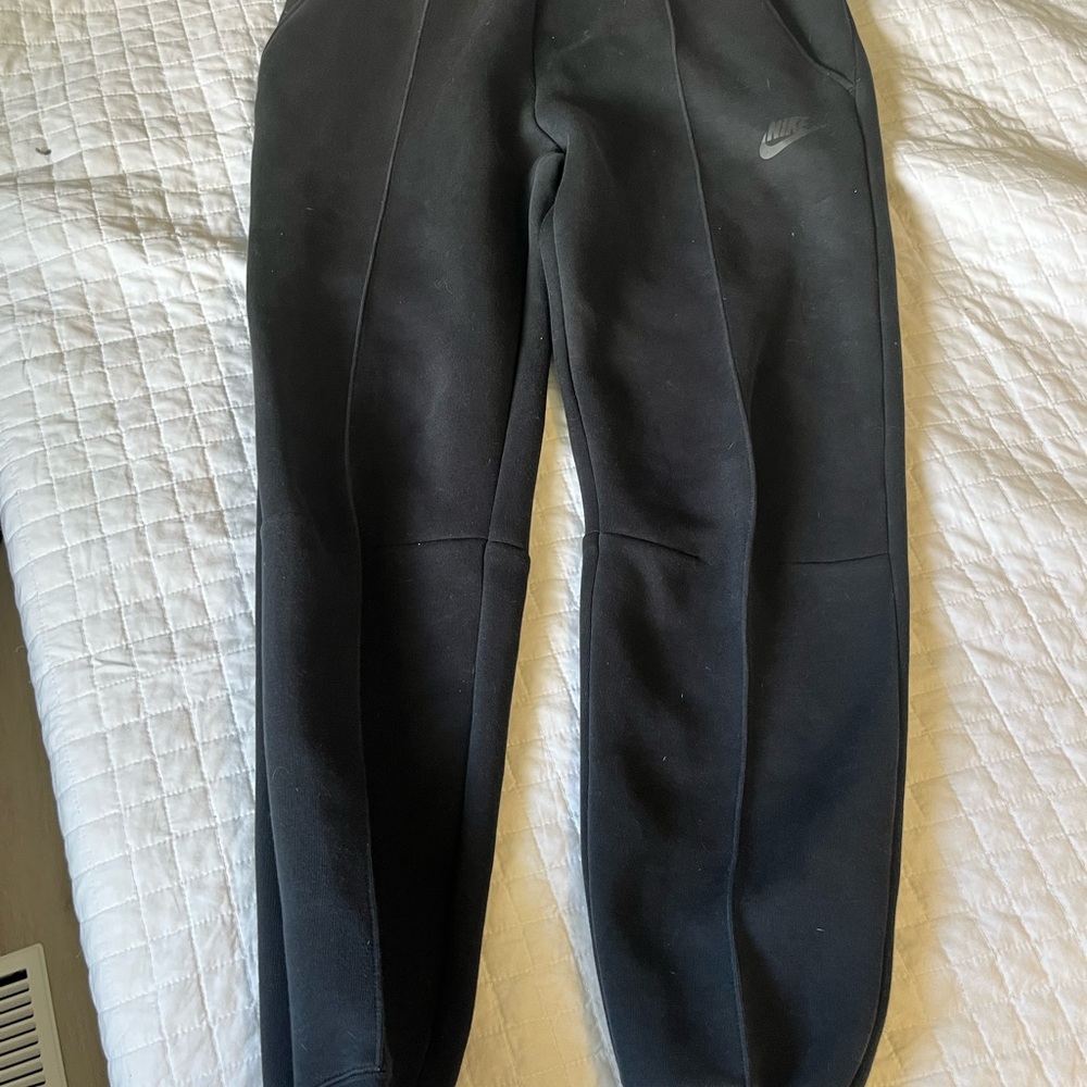 Men’s Nike Black Sweatpants!!
